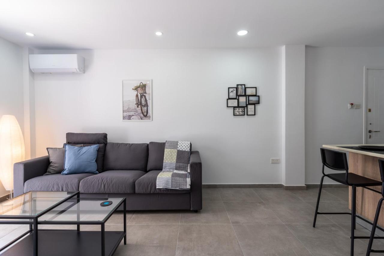 Odyssey - Captivating 2-Bedroom Retreat In Ларнака Экстерьер фото
